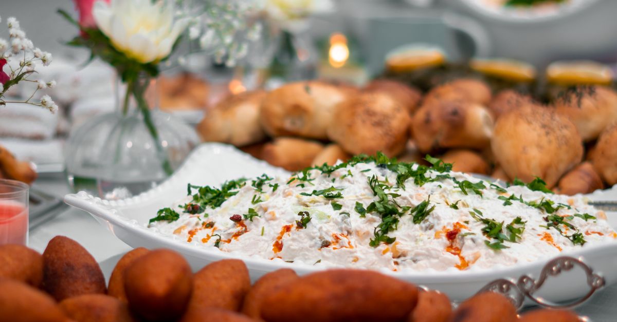 Considerations for Serving Low-Carb Meals at Your Wedding