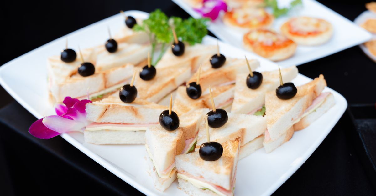 Easy-to-Eat Options for Corporate Networking Events