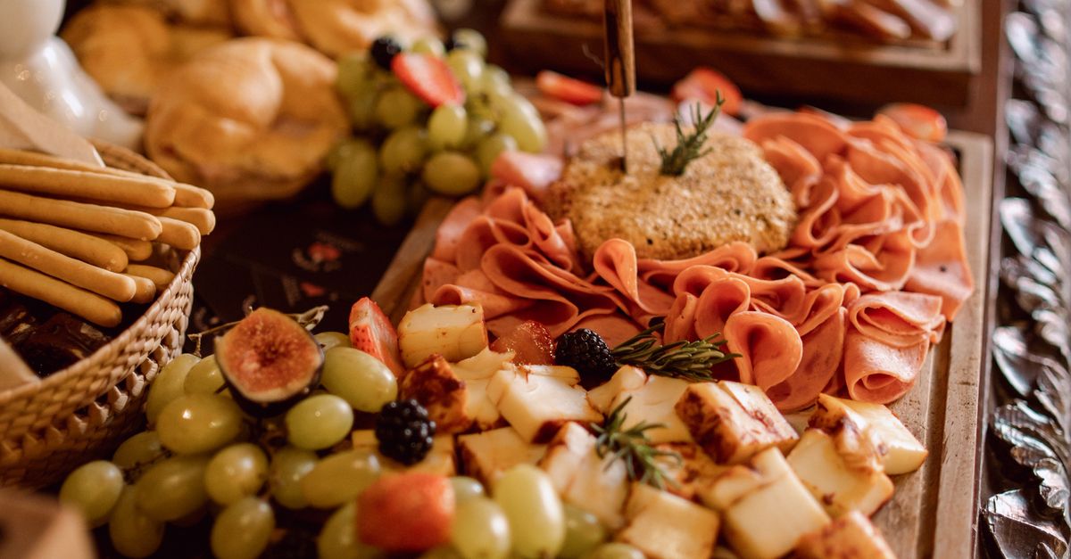 How to Train Your Catering Team for Corporate Functions