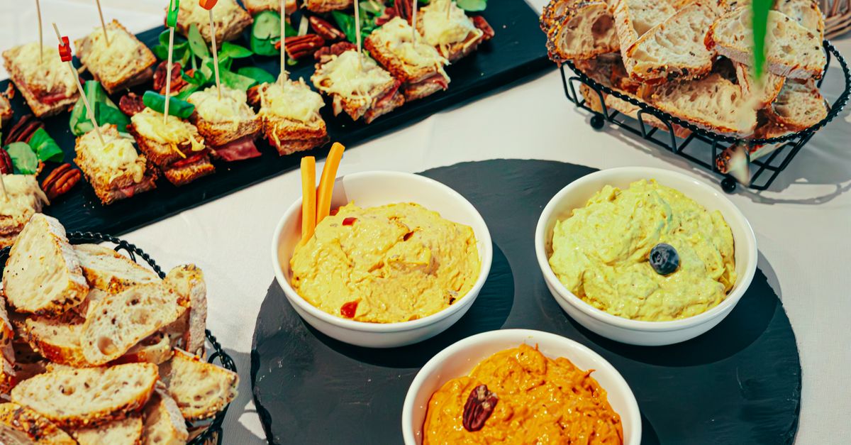 Tips for Creating a Realistic Wedding Catering Budget